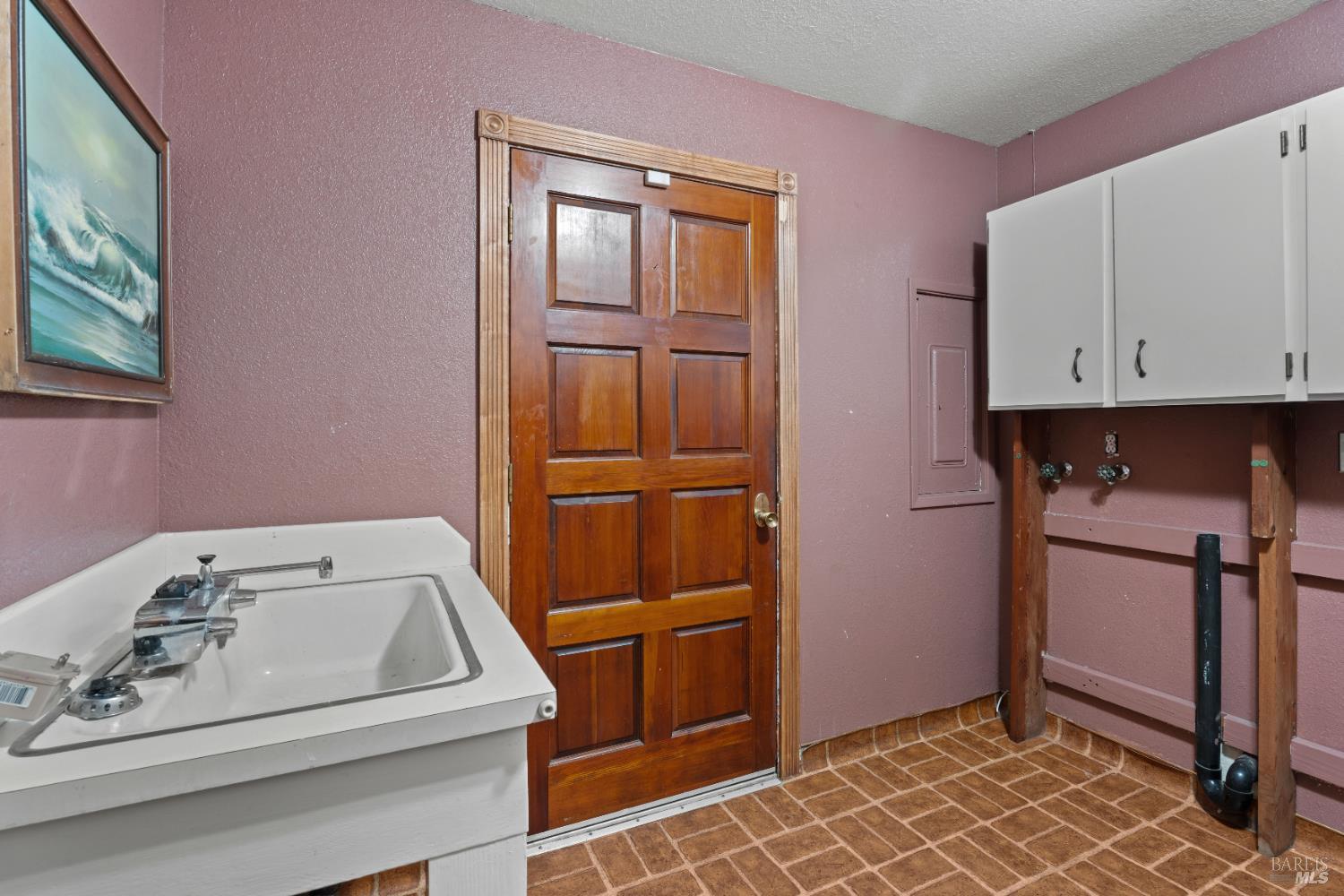 681 Branscomb Road Laytonville, CA 95454 - Photo 11 of 27 a utility room with dryer and washer