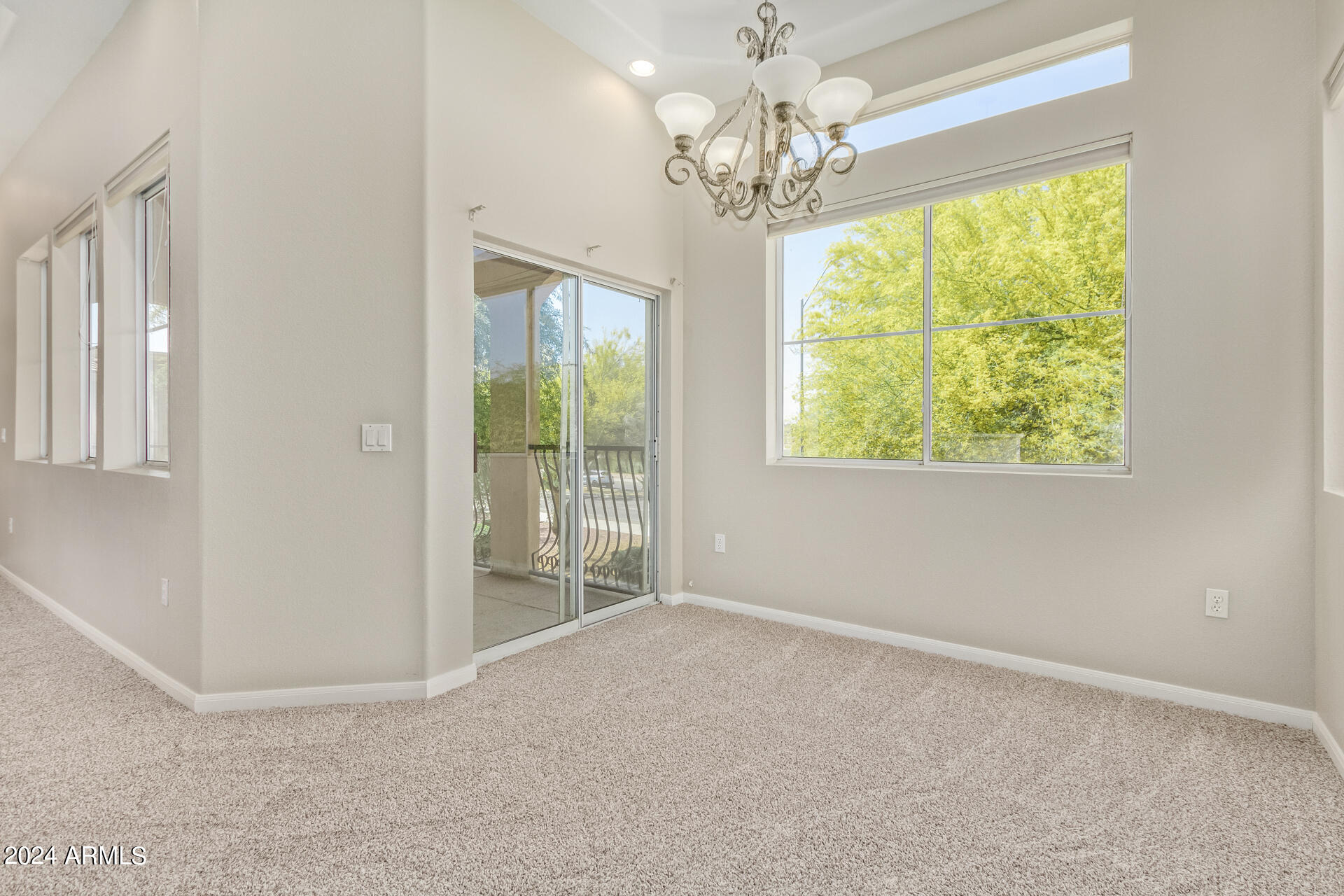 8245 East Bell Road, Unit 248 Scottsdale, AZ 85260 - Photo 4 of 20 Living Room