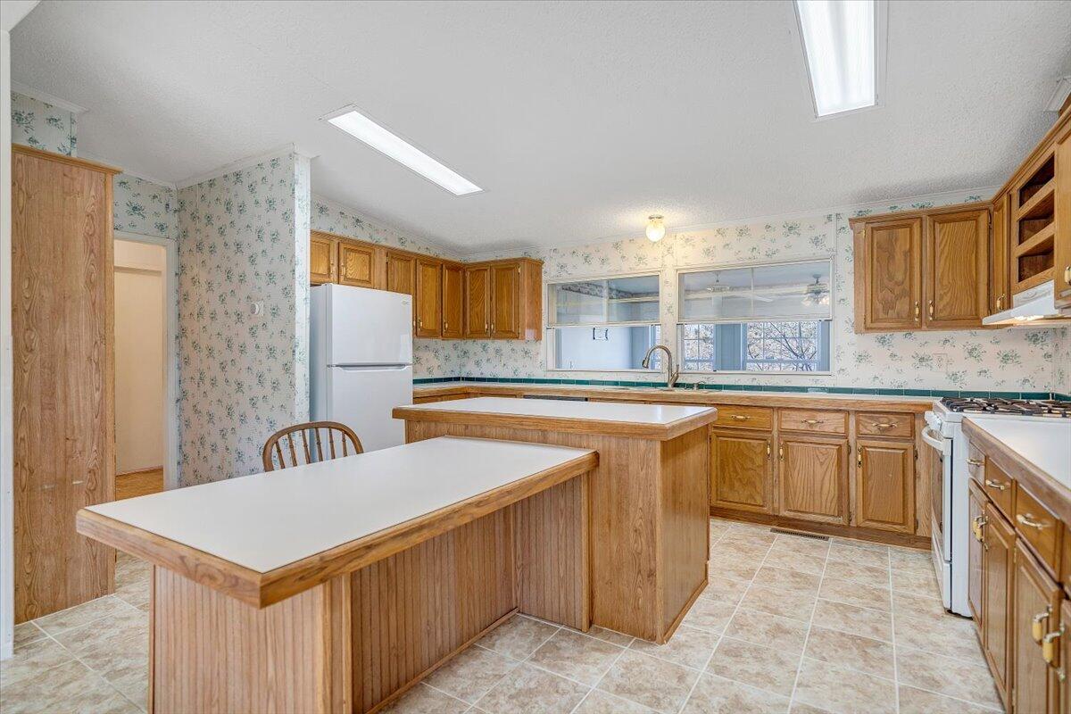 1320 Horseshoe Point Road Henry, VA 24102 - Photo 17 of 85 20-MIB00973