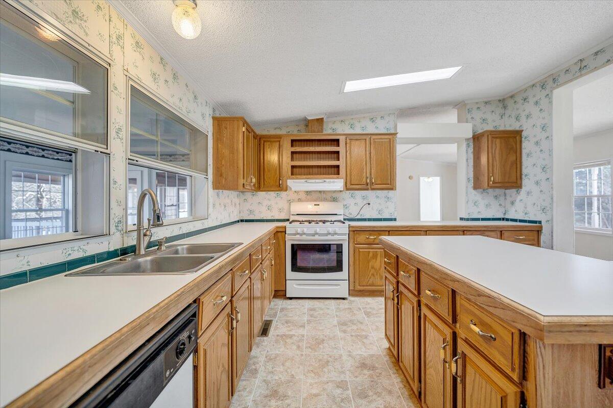 1320 Horseshoe Point Road Henry, VA 24102 - Photo 20 of 85 23-MIB00979