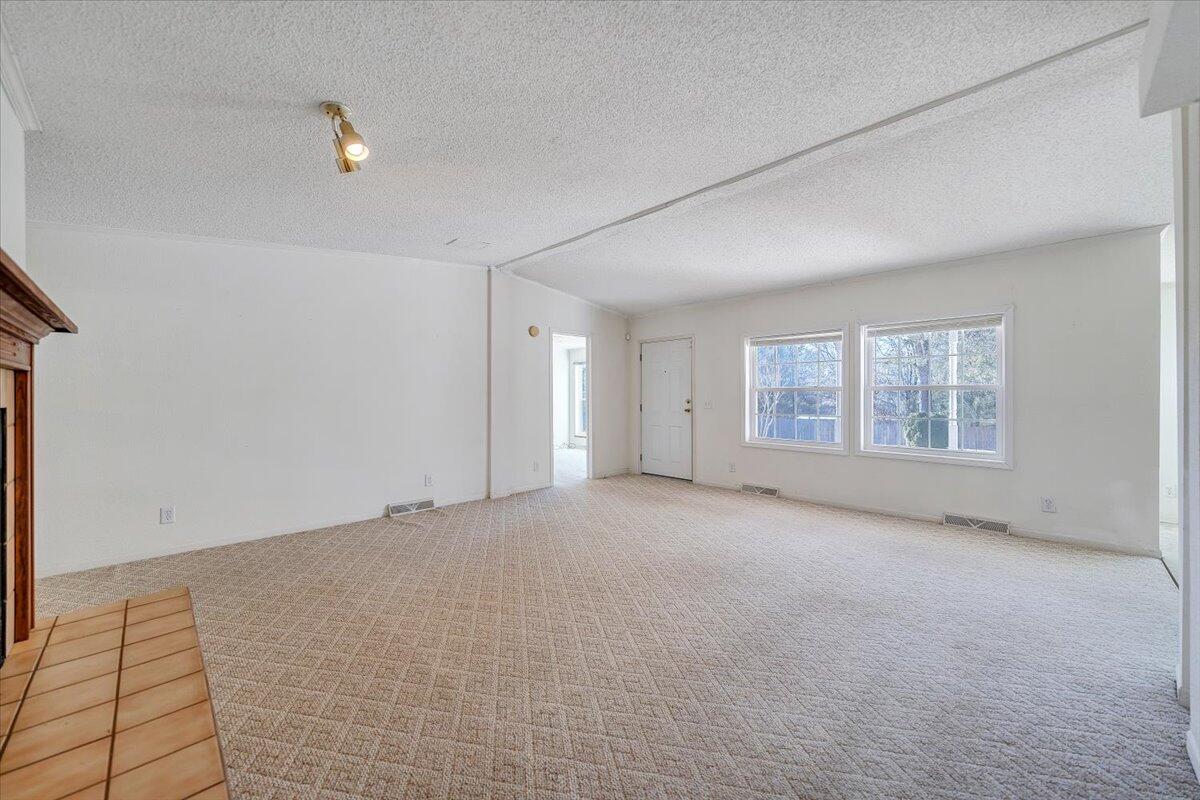 1320 Horseshoe Point Road Henry, VA 24102 - Photo 8 of 85 09-MIB00946