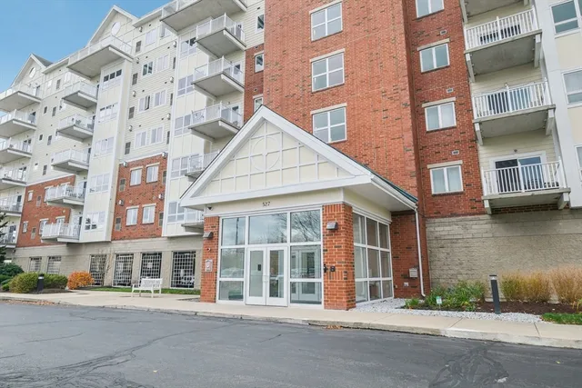 $424,900 | 527 Pawtucket Boulevard, Unit 207, Lowell, MA 01854
