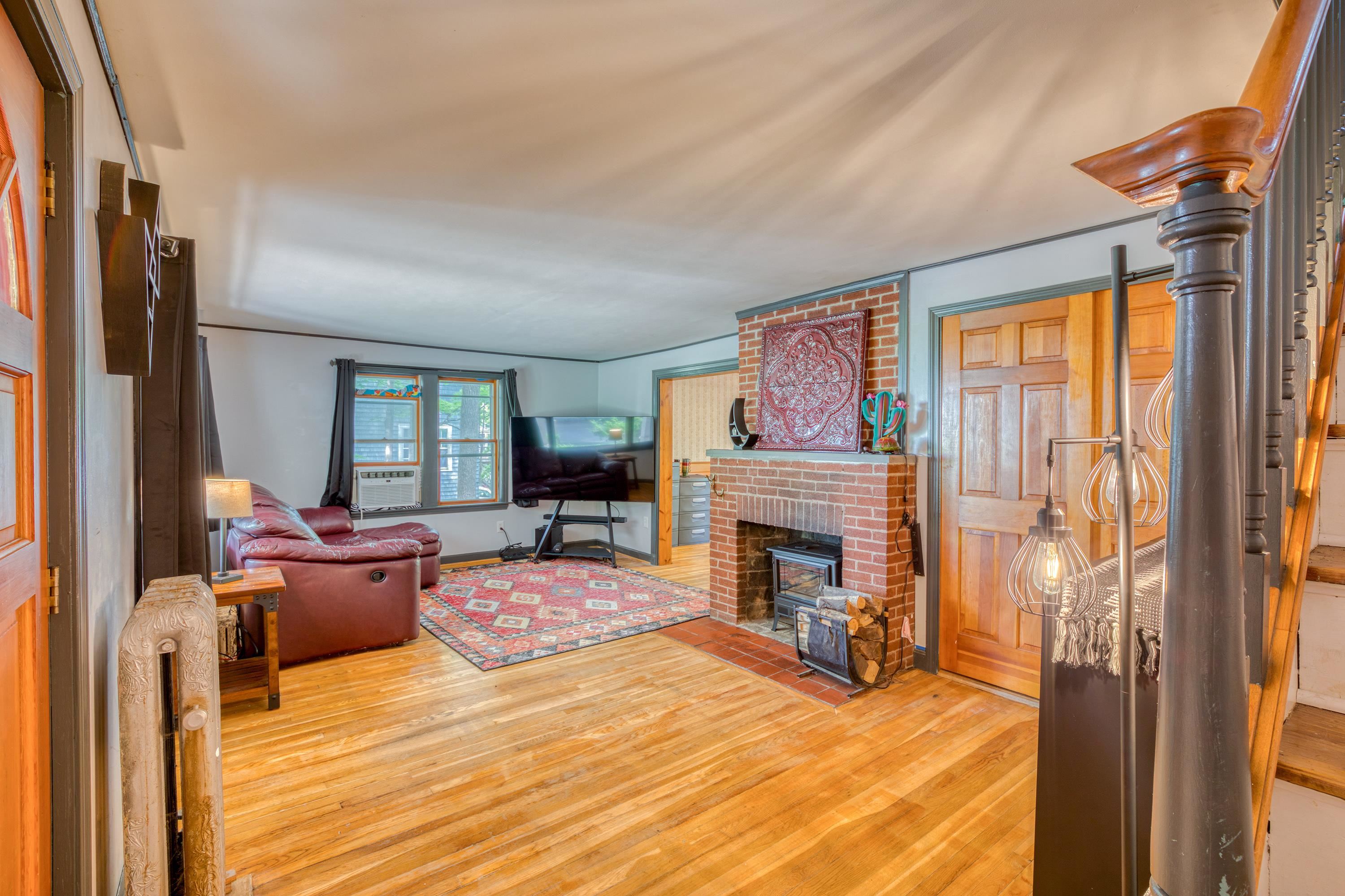 19 Crescent Street Derry, NH 03038 - Photo 1 of 31 Gallery Image 1