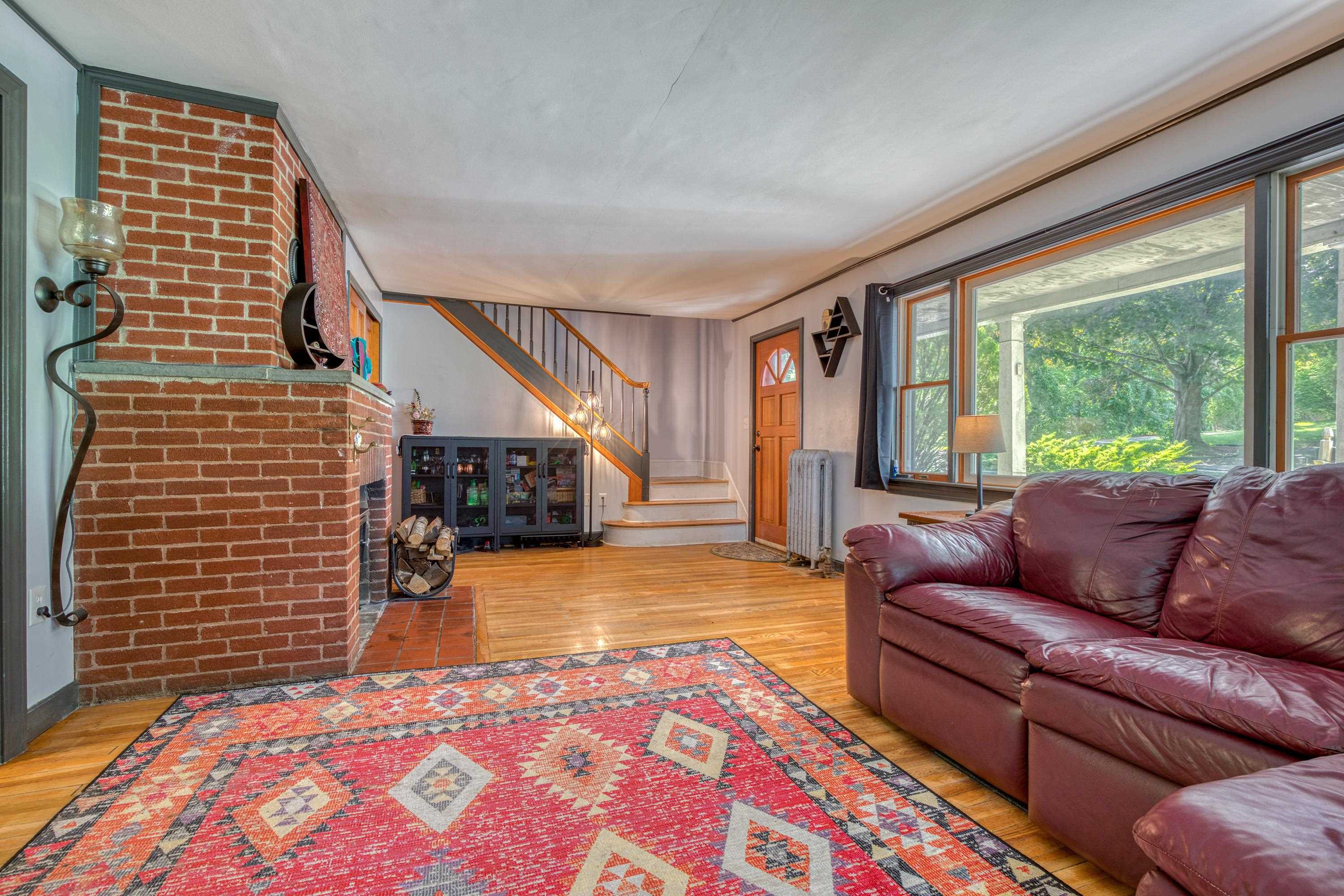 19 Crescent Street Derry, NH 03038 - Photo 3 of 31 Gallery Image 3