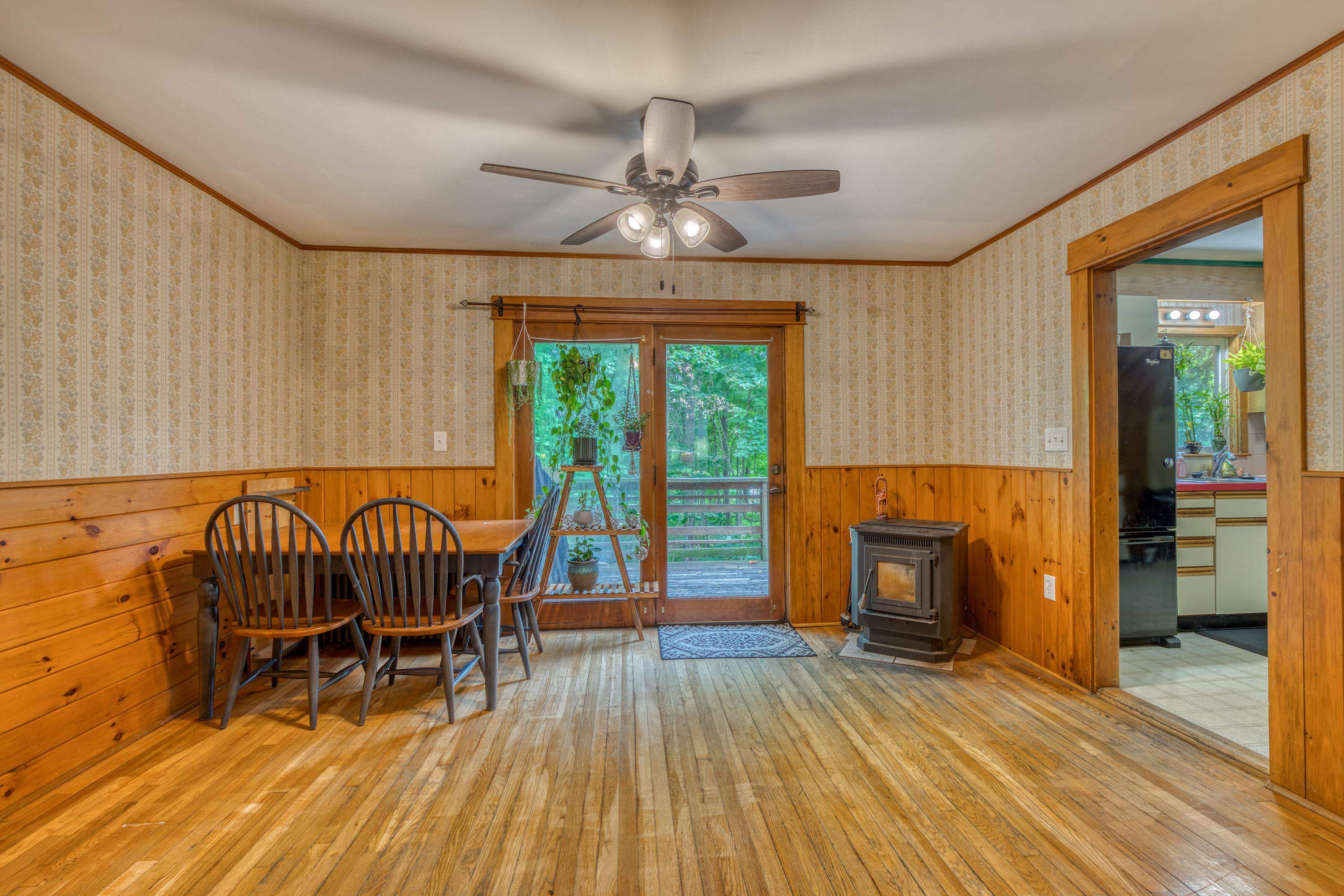 19 Crescent Street Derry, NH 03038 - Photo 5 of 31 Gallery Image 5