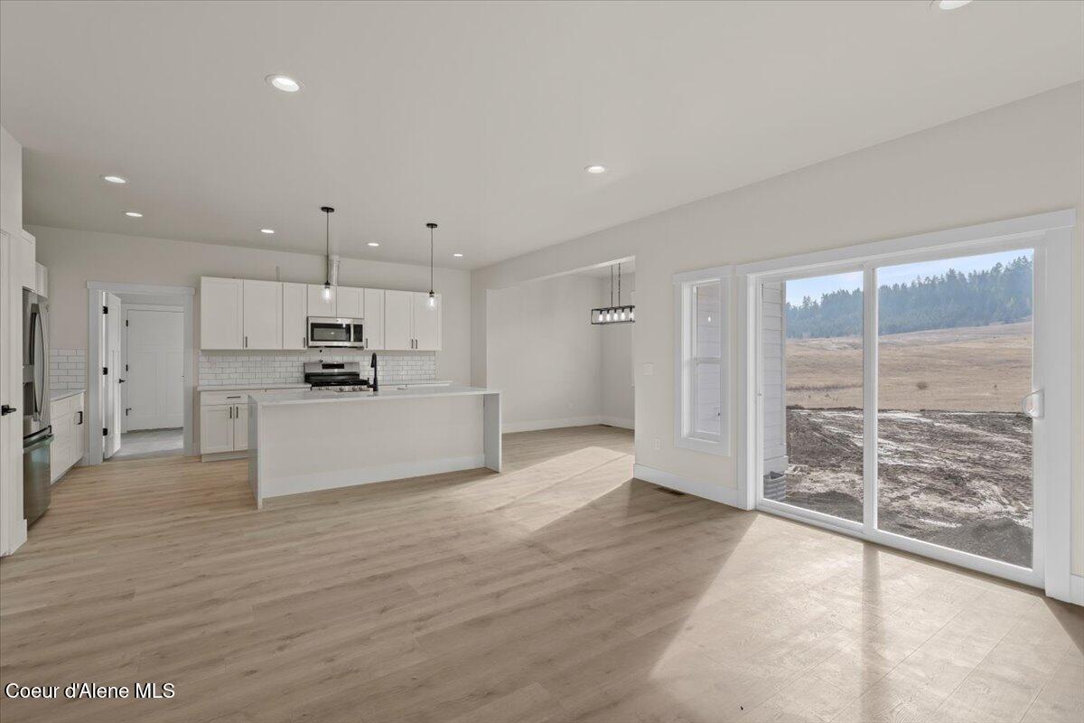 1047 Merideth Road Plummer, ID 83851 - Photo 5 of 49 10-Living Room