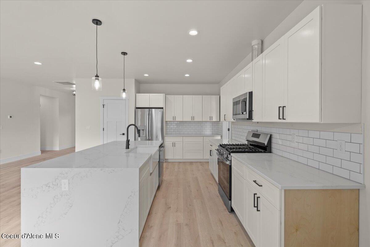 1047 Merideth Road Plummer, ID 83851 - Photo 10 of 49 17-Kitchen