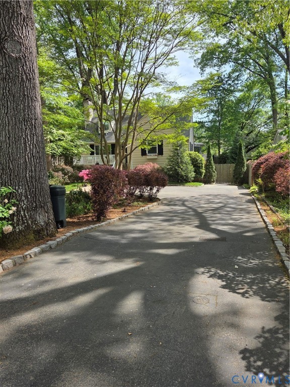 7733 Rock Creek Road Henrico, VA 23229 - Photo 3 of 73