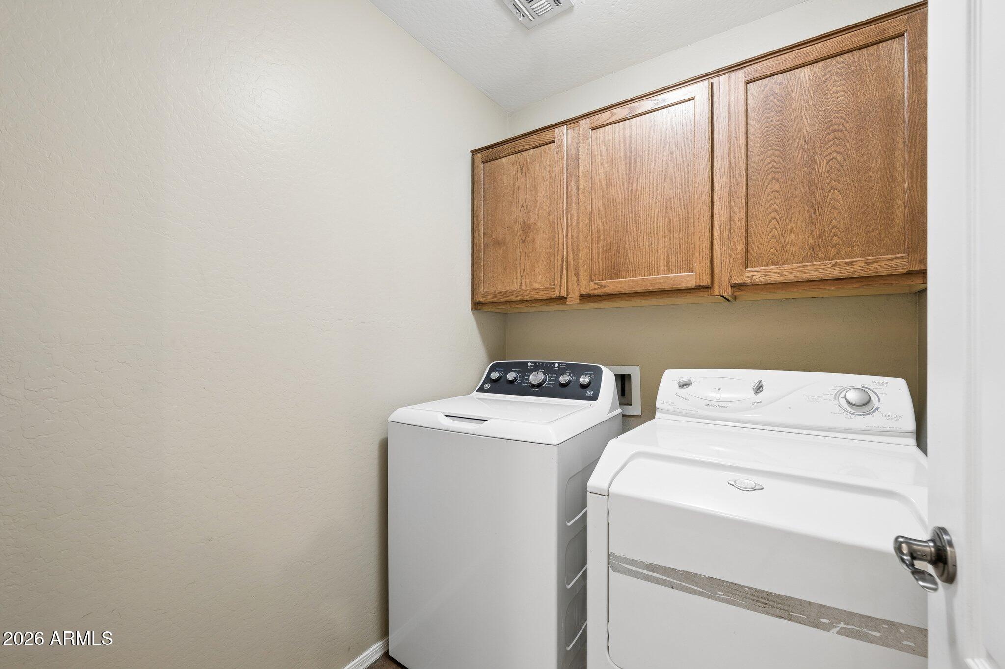 2226 East Fraktur Road Phoenix, AZ 85040 - Photo 42 of 68 Upstairs laundry room