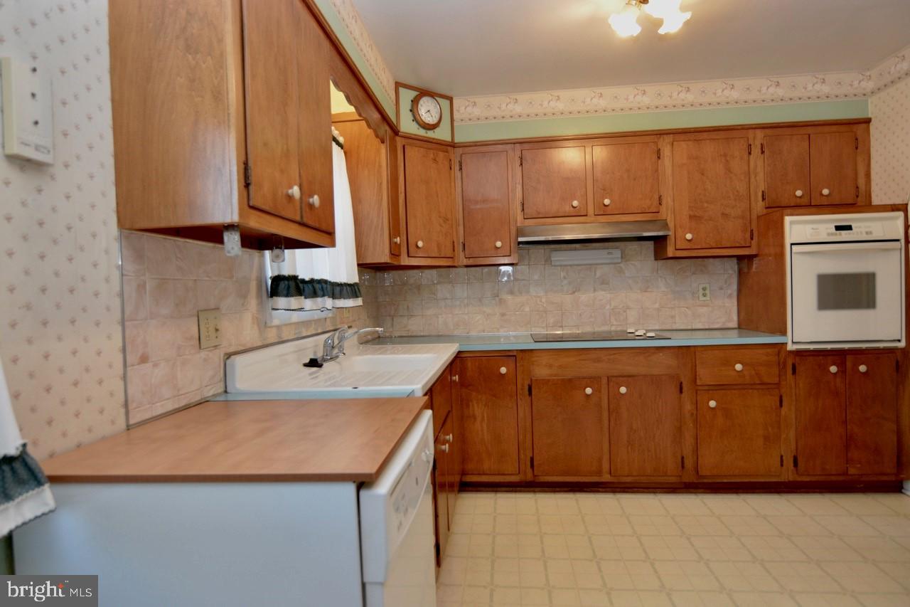414 Marshall Drive Reading, PA 19607 - Photo 14 of 43 Gallery Image 14