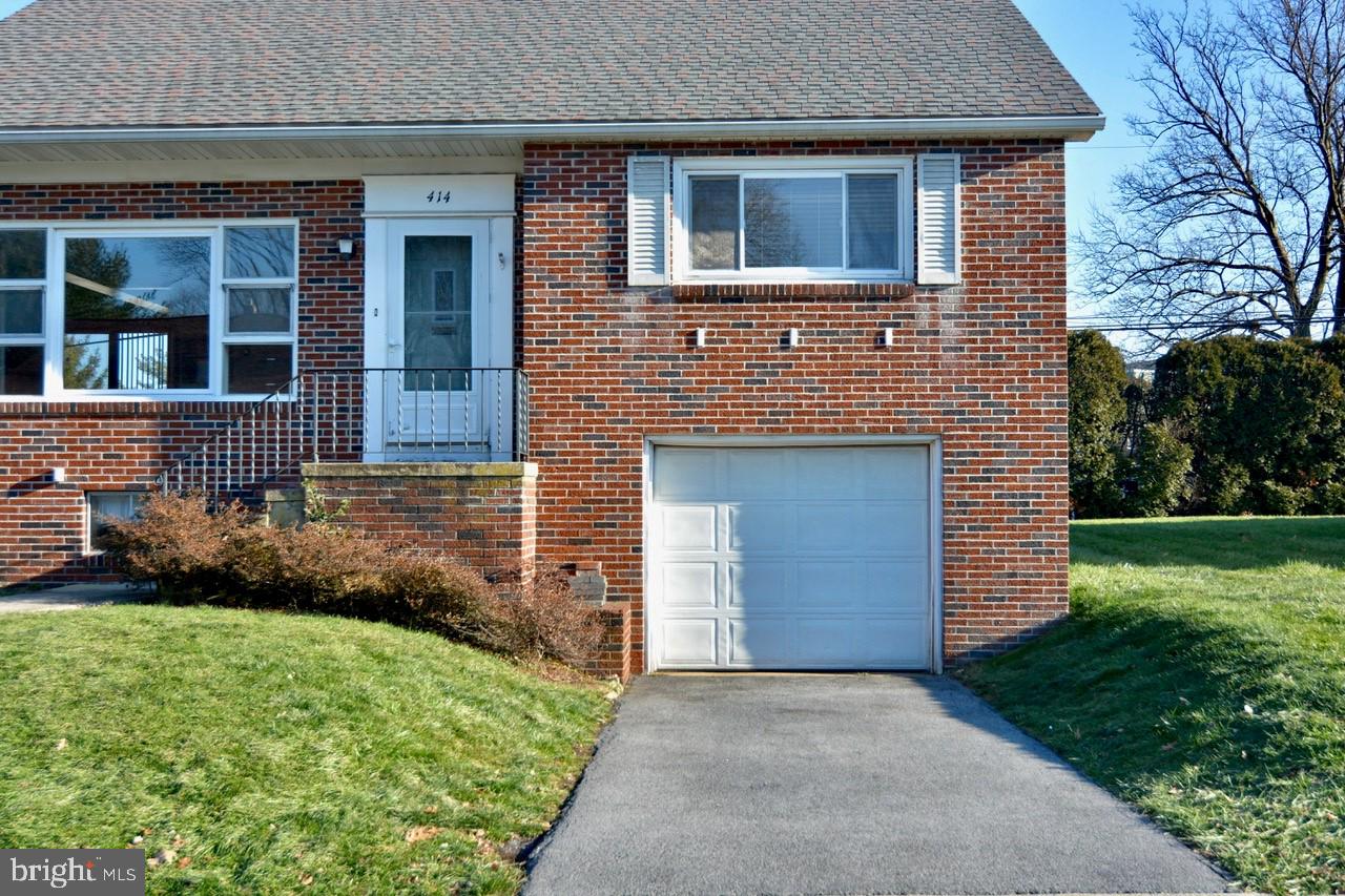 414 Marshall Drive Reading, PA 19607 - Photo 3 of 43 Gallery Image 3