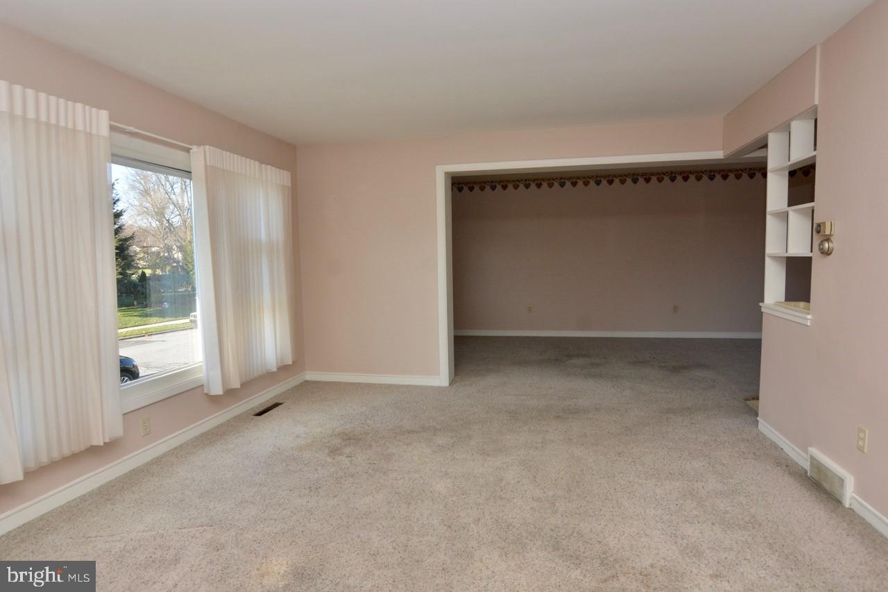 414 Marshall Drive Reading, PA 19607 - Photo 8 of 43 Gallery Image 8
