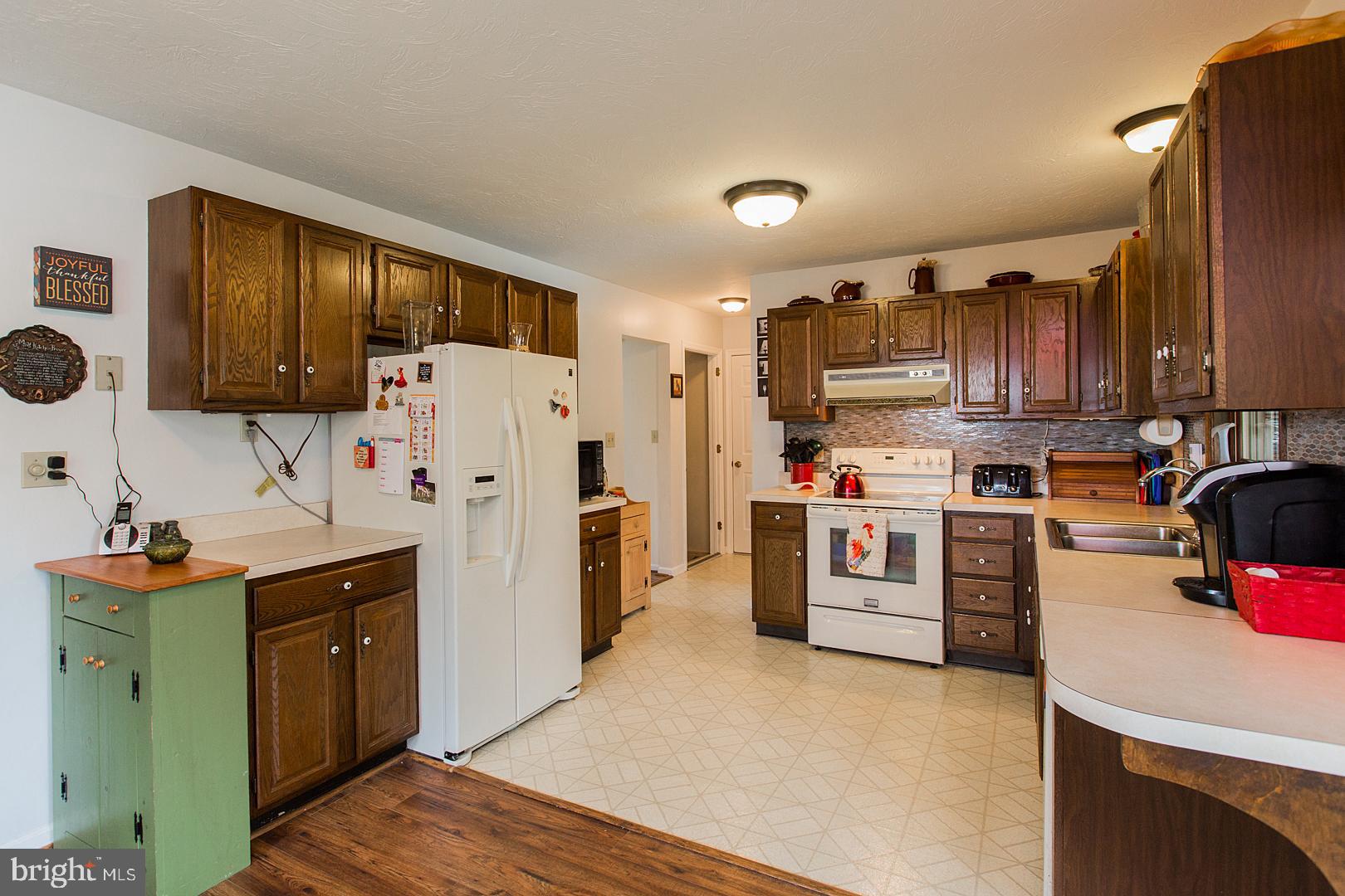 46 Allen Road Ephrata, PA 17522 - Photo 8 of 38 MAIN KITCHEN