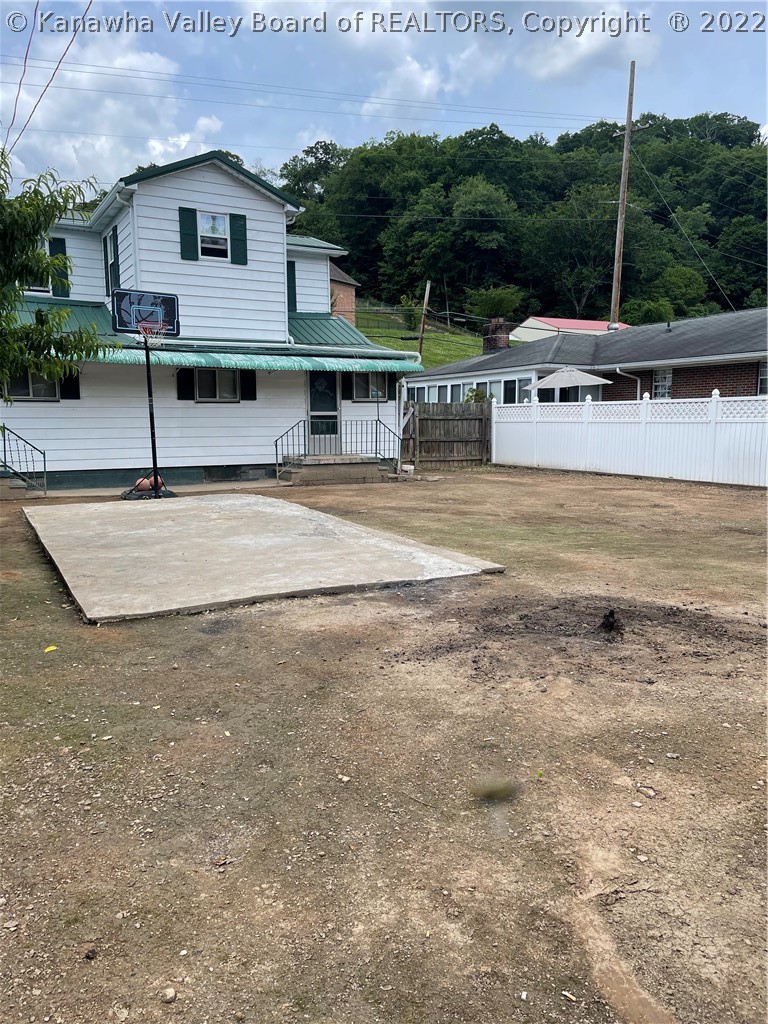 3756 Old Logan Road Logan, WV 25601 - Photo 13 of 20 Gallery Image 13