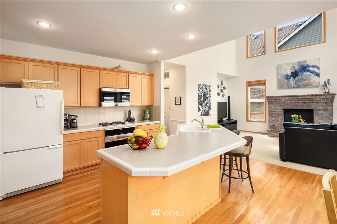 3412 Northeast 21st Street Renton, WA 98056 - Photo 4 of 25 Gallery Image 4