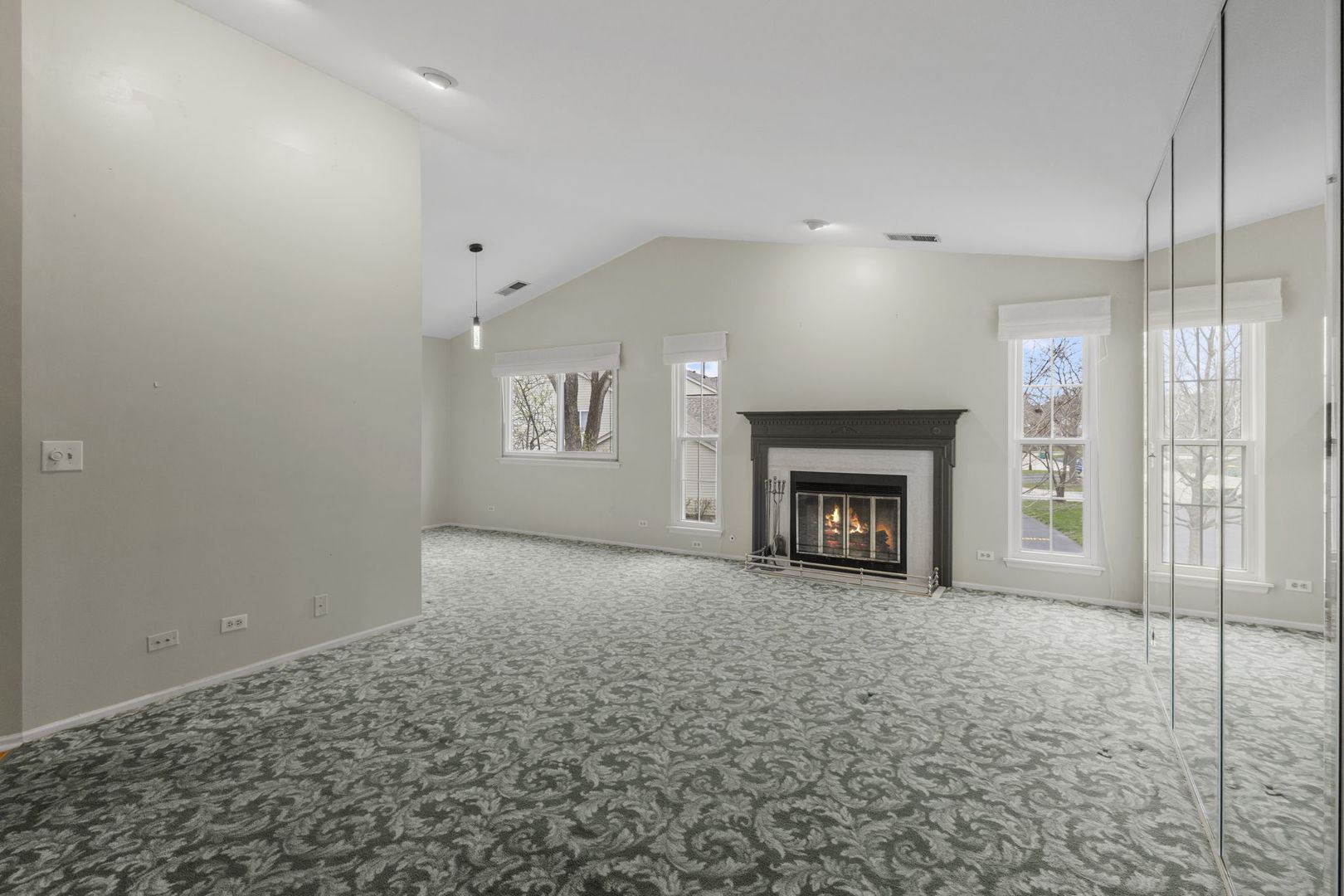 1406 Aldgate Court, Unit D2 Wheeling, IL 60090 - Photo 2 of 26