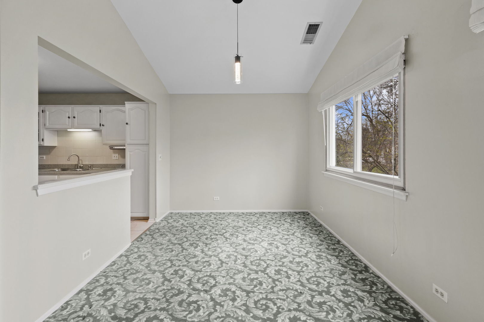 1406 Aldgate Court, Unit D2 Wheeling, IL 60090 - Photo 6 of 26