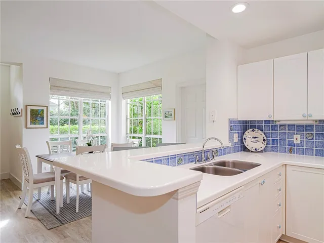 $575,000 | 1385 Winding Oaks Circle West, Unit 703, Vero Beach, FL 32963