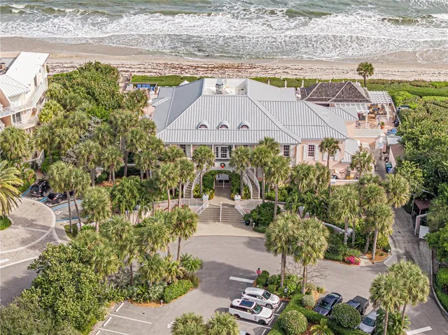 $575,000 | 1385 Winding Oaks Circle West, Unit 703, Vero Beach, FL 32963