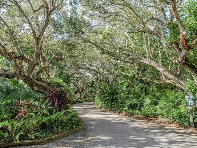 $575,000 | 1385 Winding Oaks Circle West, Unit 703, Vero Beach, FL 32963