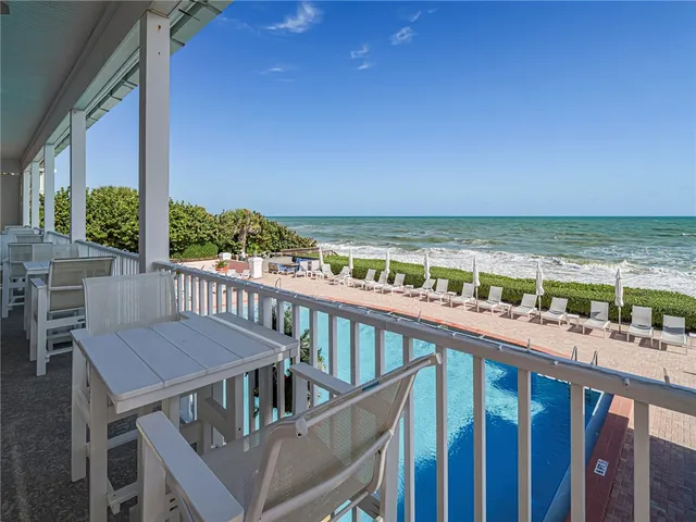 $575,000 | 1385 Winding Oaks Circle West, Unit 703, Vero Beach, FL 32963