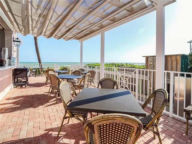 $575,000 | 1385 Winding Oaks Circle West, Unit 703, Vero Beach, FL 32963