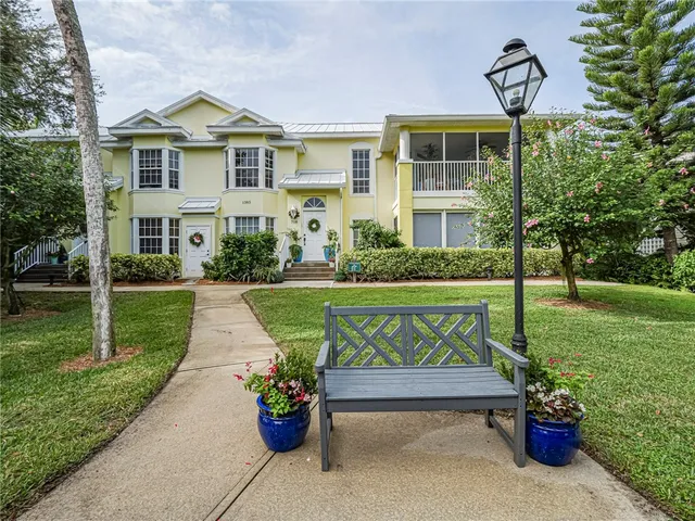 $575,000 | 1385 Winding Oaks Circle West, Unit 703, Vero Beach, FL 32963