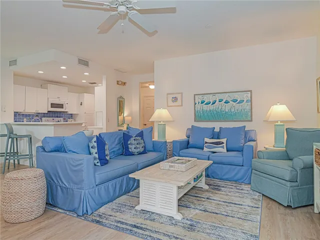 $575,000 | 1385 Winding Oaks Circle West, Unit 703, Vero Beach, FL 32963