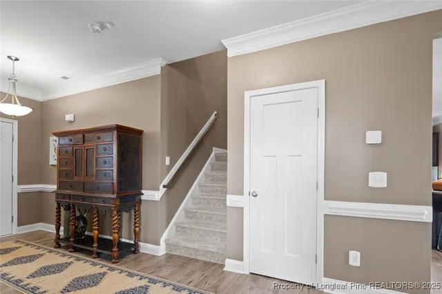 a view of livingroom with furniture