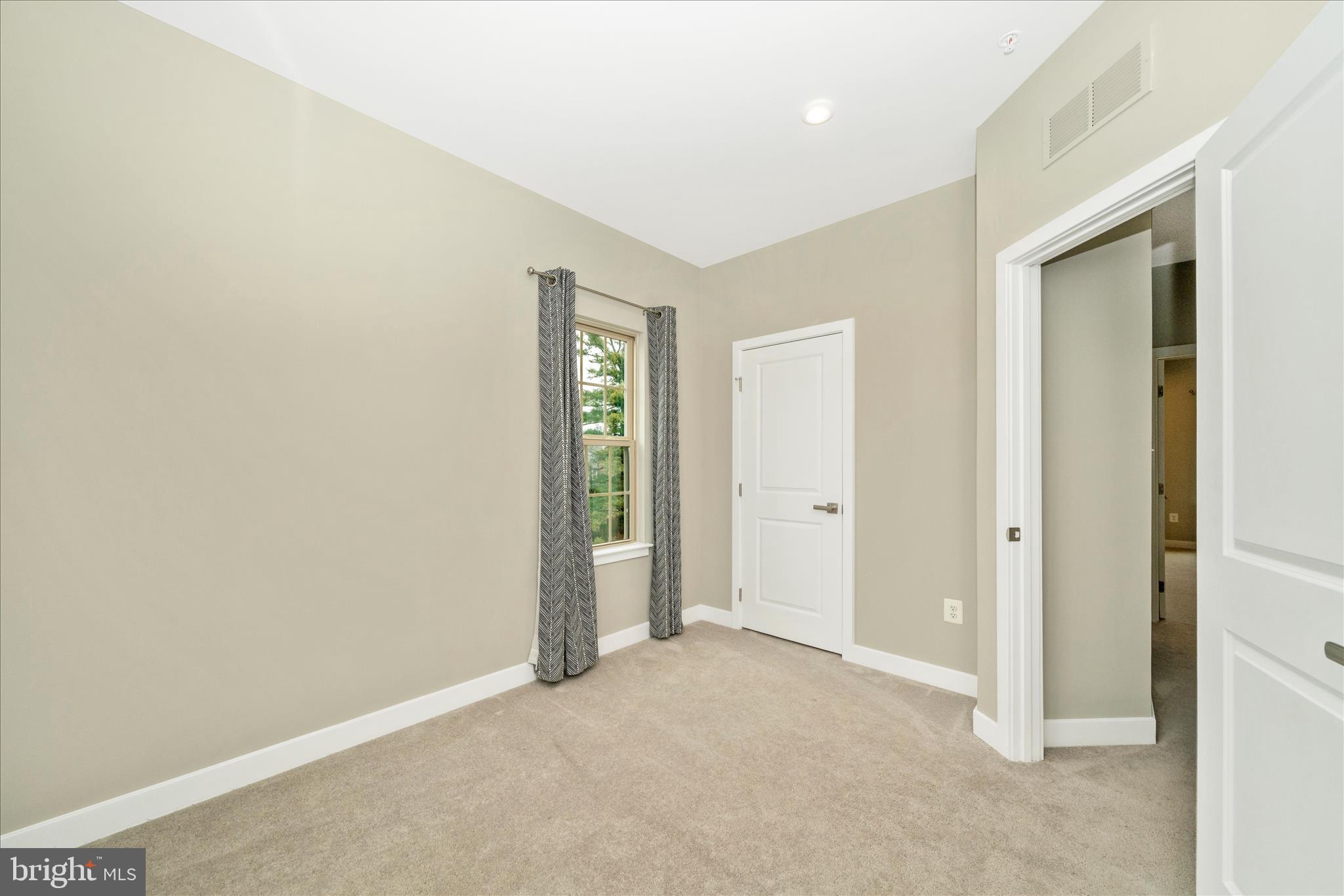 9537 Tall Oaks Road Montgomery Village, MD 20886 - Photo 35 of 53 Bedroom 3