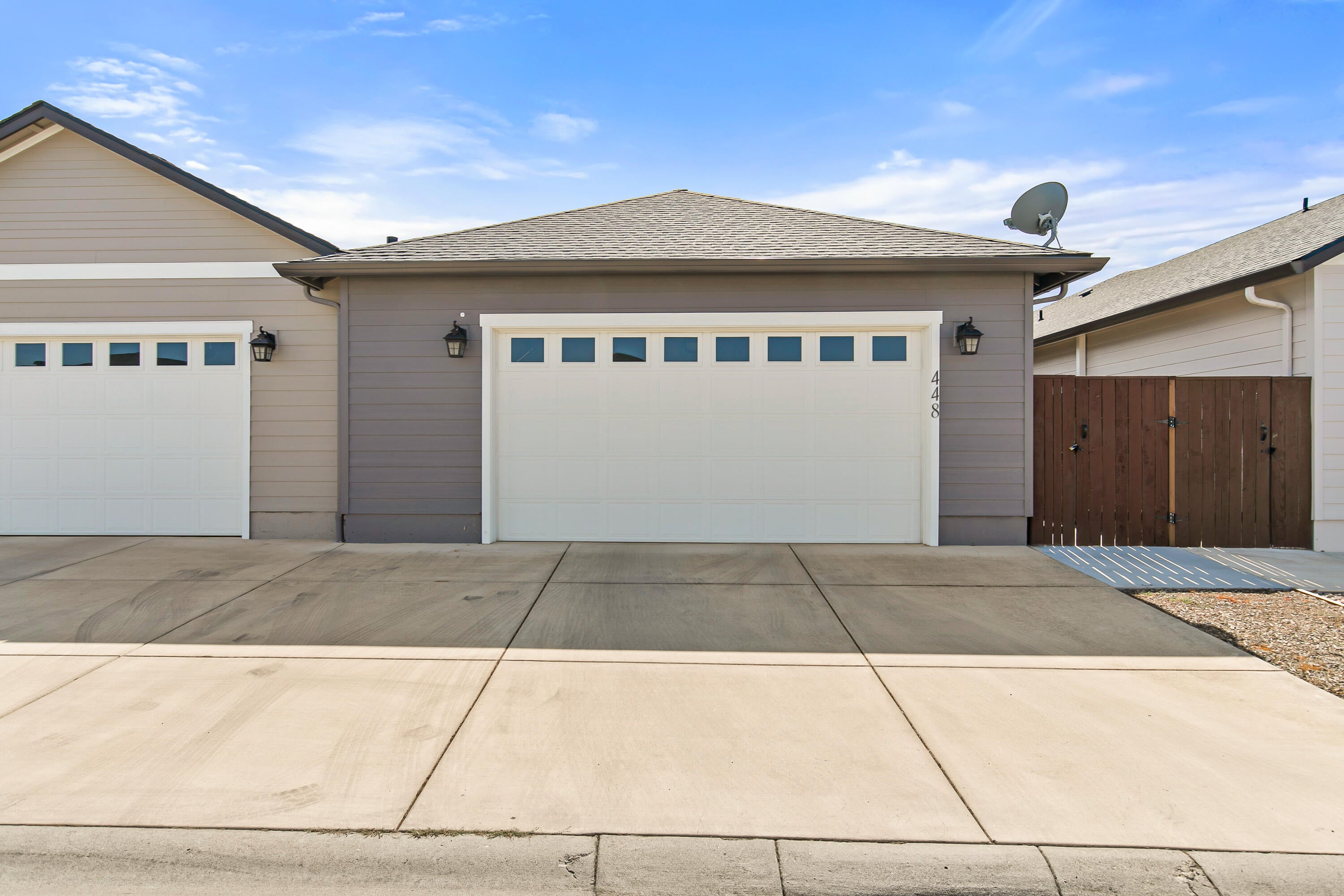 448 Cheney Loop Central Point, OR 97502 - Photo 5 of 24 9R9A9064