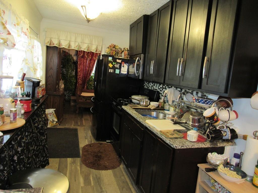33 Elmwood Road Methuen, MA 01844 - Photo 6 of 13 Gallery Image 6