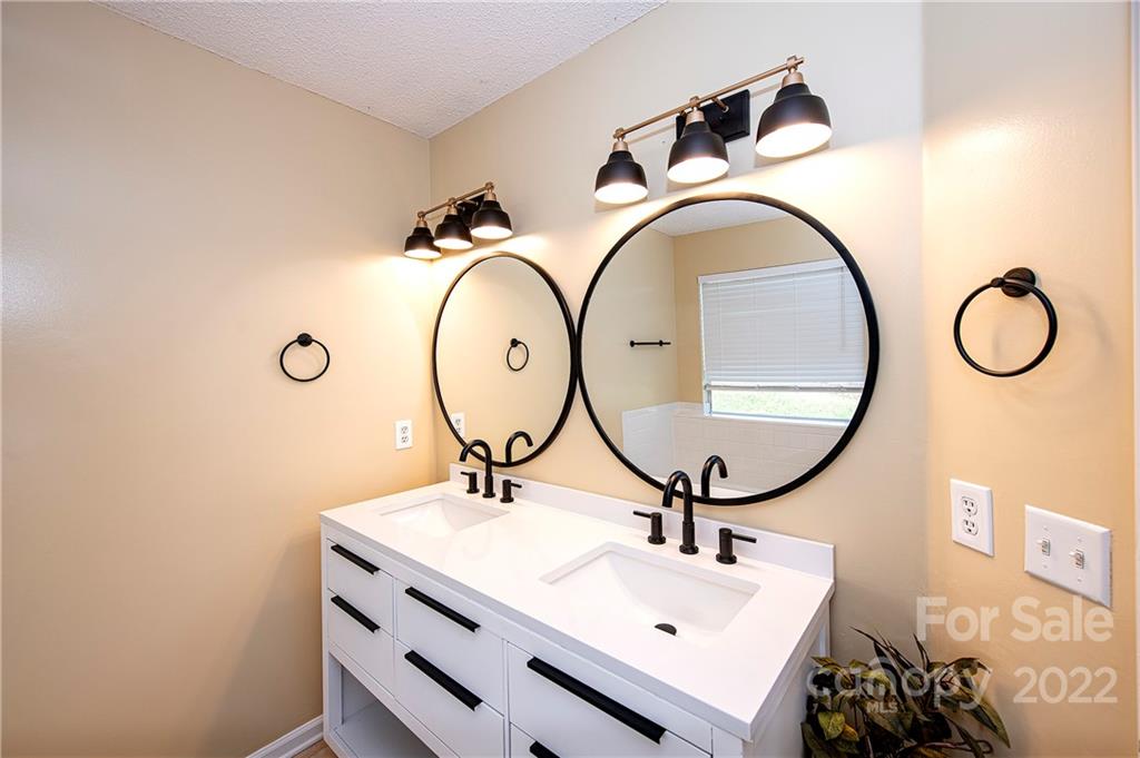 9820 Dunfries Road Matthews, NC 28105 - Photo 15 of 28 Gallery Image 15