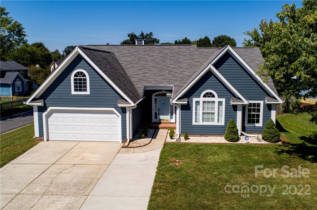 9820 Dunfries Road Matthews, NC 28105 - Photo 2 of 28 Gallery Image 2