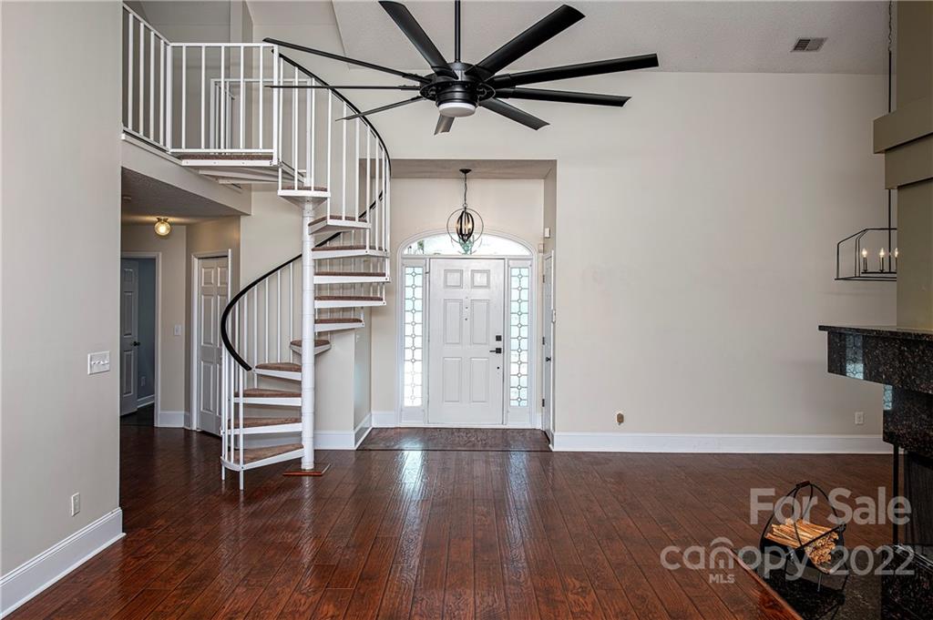 9820 Dunfries Road Matthews, NC 28105 - Photo 4 of 28 Gallery Image 4