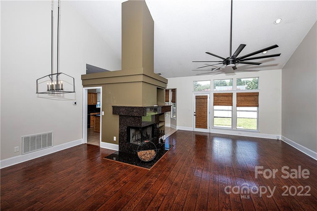 9820 Dunfries Road Matthews, NC 28105 - Photo 5 of 28 Gallery Image 5