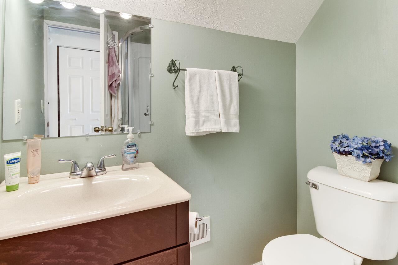 4215 Summerhill Road Traverse City, MI 49684 - Photo 47 of 47 1888593-46.JPG
