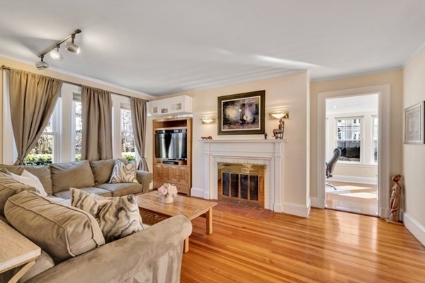 360 Ward Street Newton, MA 02459 - Photo 5 of 36