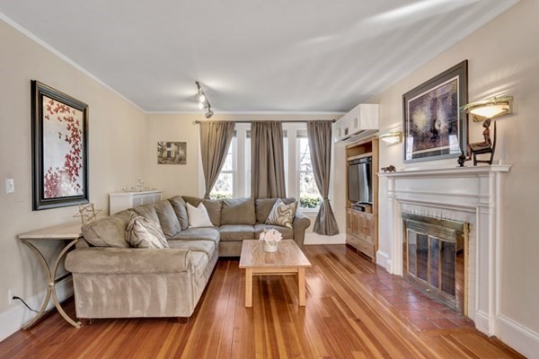 360 Ward Street Newton, MA 02459 - Photo 6 of 36