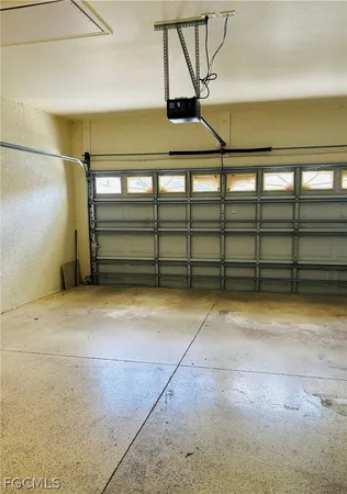 $2,000 | 19933 Lake Vista Circle, Lehigh Acres, FL 33974