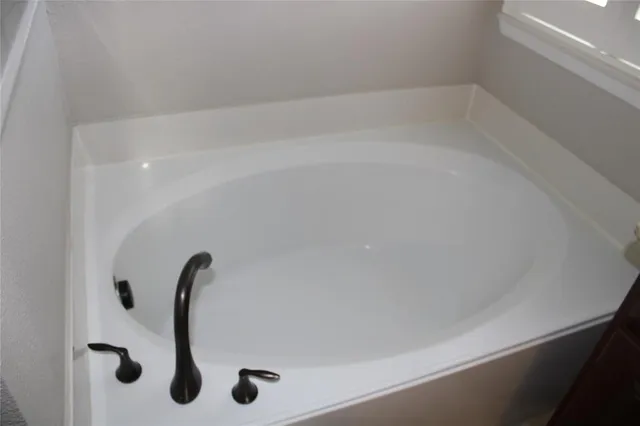 $3,395 | 3912 Asbury Lane, Addison, TX 75001