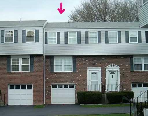 2 B Springwood Square Harwick, PA 15049 - Photo 1 of 8 Exterior Front.