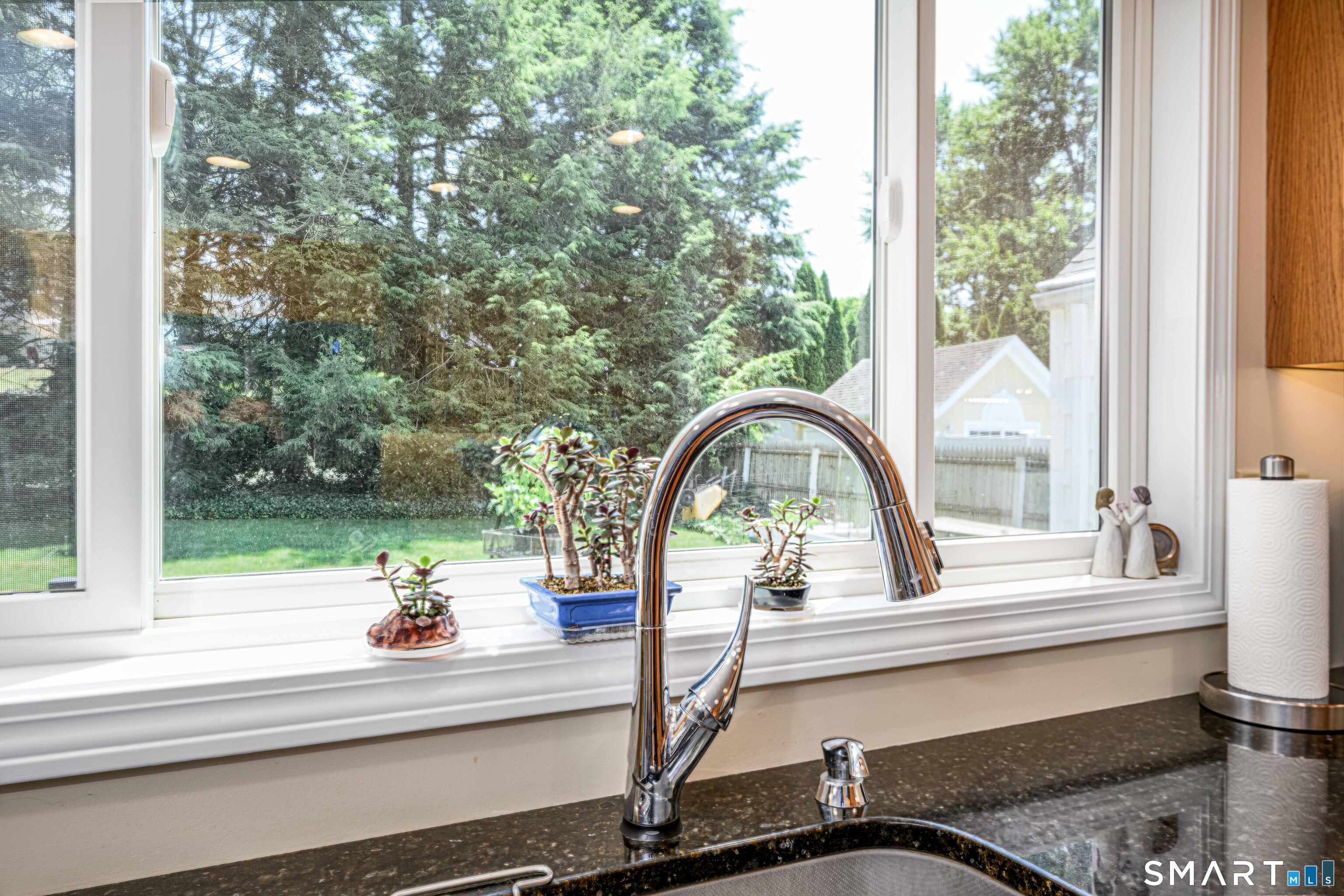25 Wright Lane Hamden, CT 06517 - Photo 15 of 38