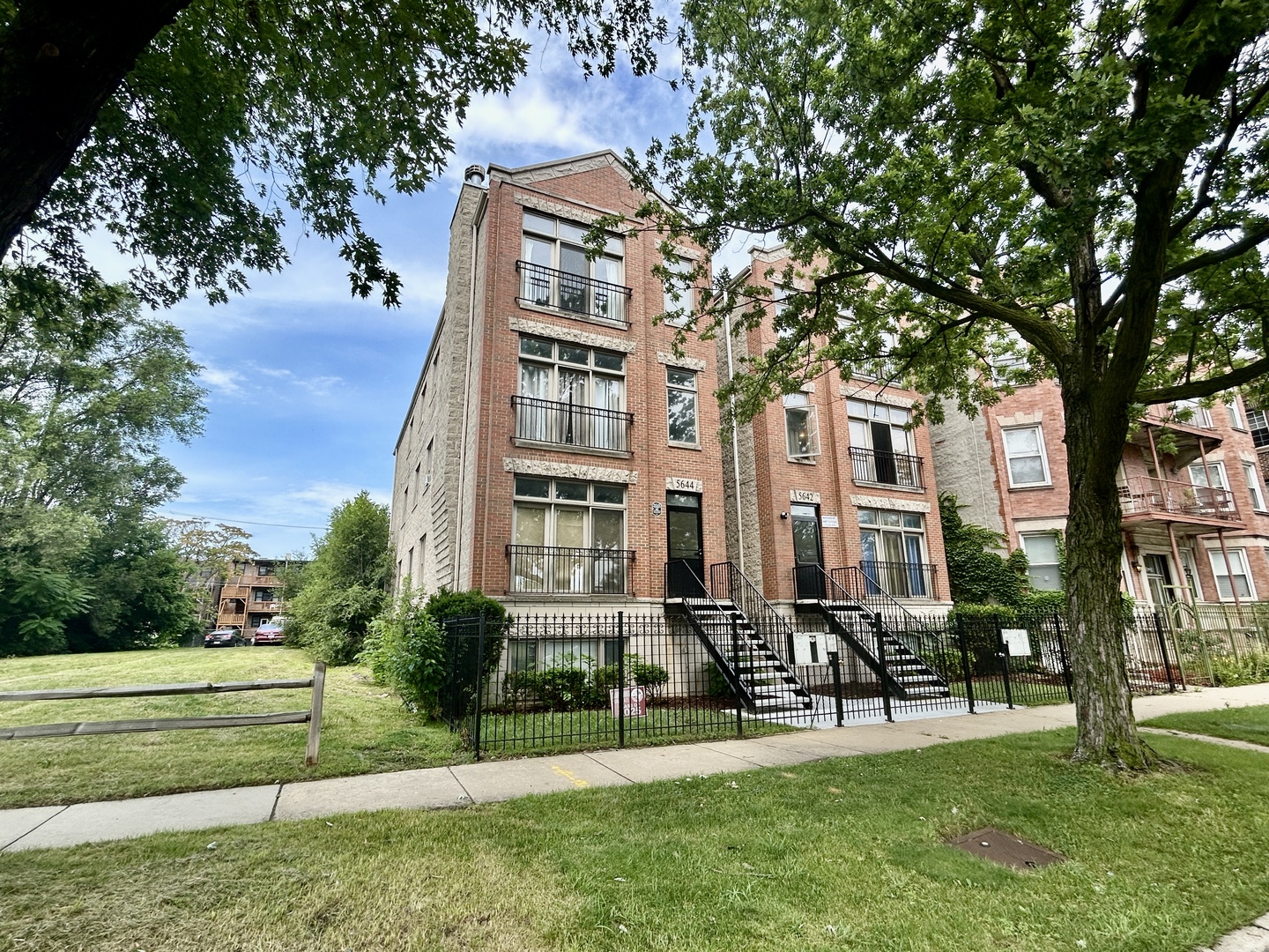 5644 South Prairie Avenue Chicago, IL 60637 - Photo 2 of 68
