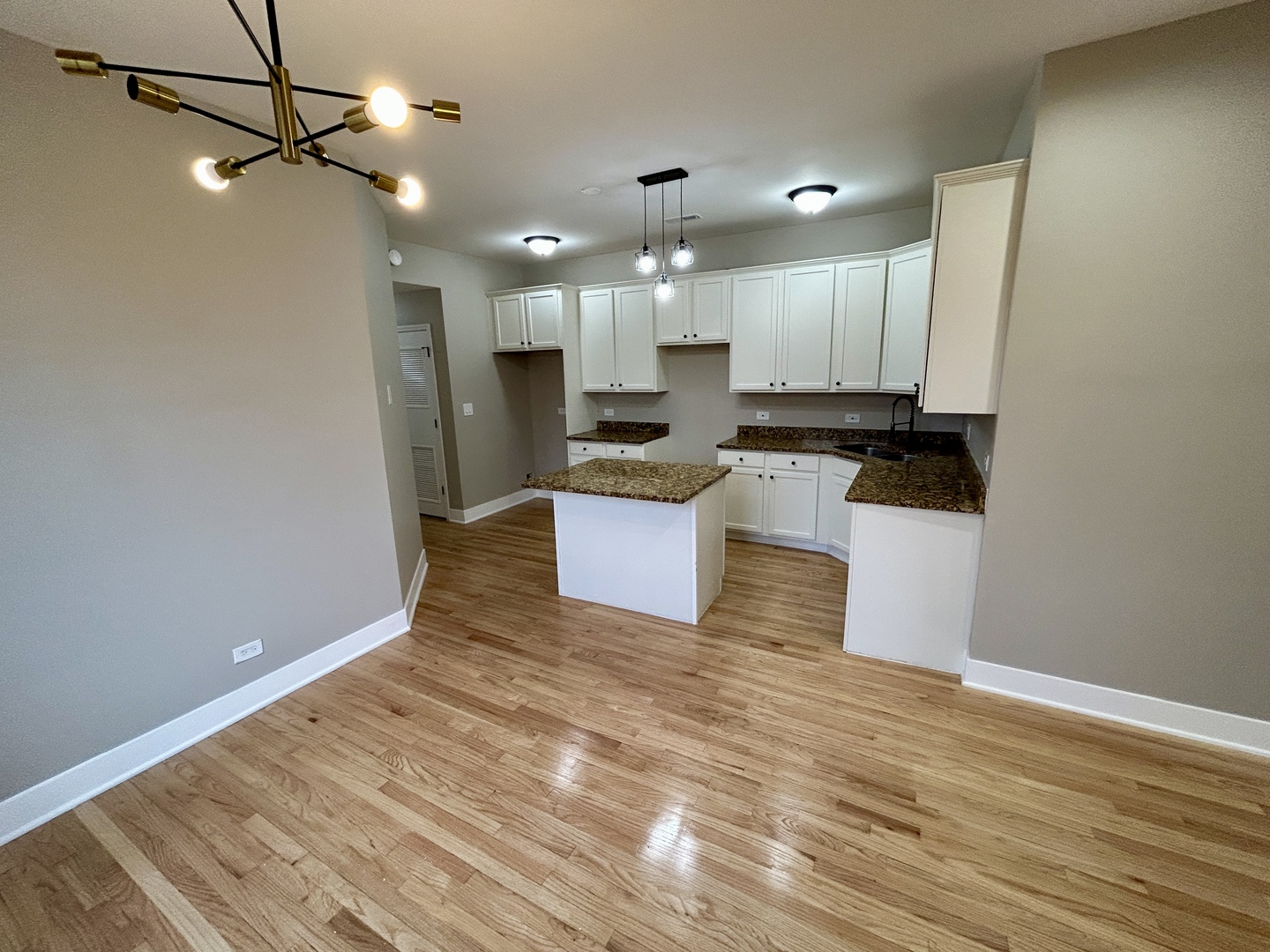 5644 South Prairie Avenue Chicago, IL 60637 - Photo 10 of 68