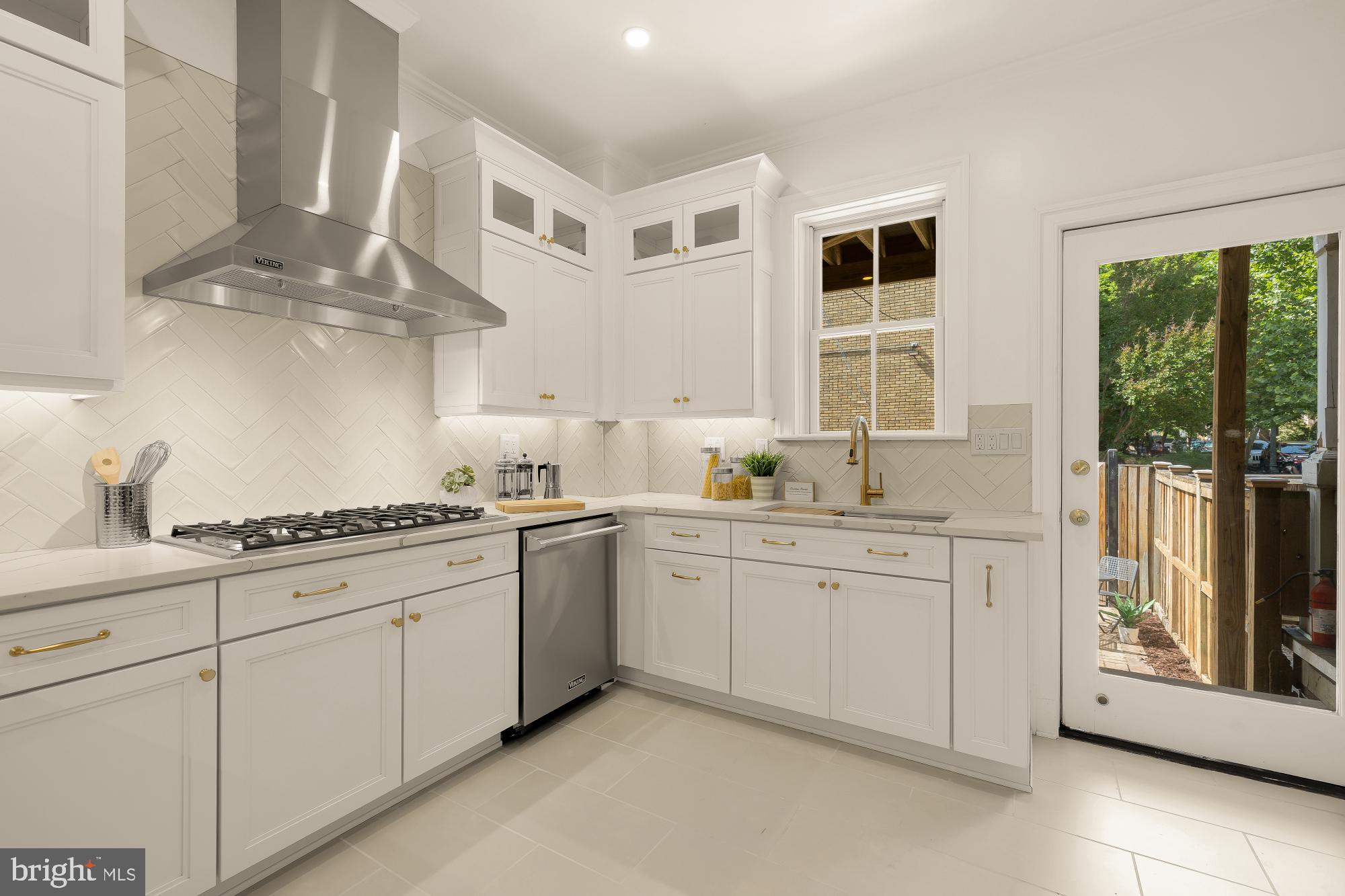 1737 Park Road Northwest Washington, DC 20010 - Photo 9 of 42