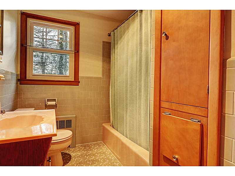 184 Hilltop Road Cumberland, RI 02864 - Photo 19 of 23 Bathroom.