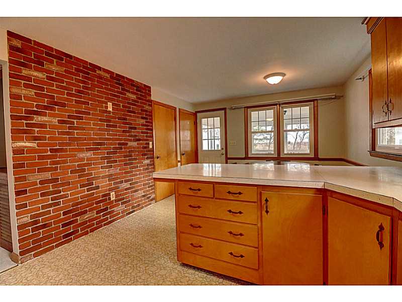 184 Hilltop Road Cumberland, RI 02864 - Photo 10 of 23 Kitchen.