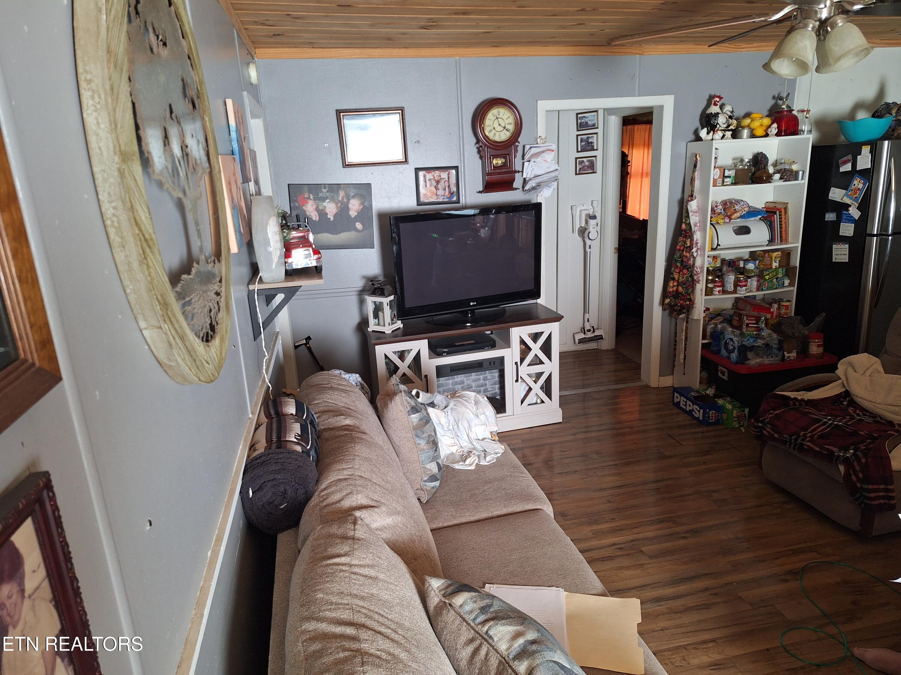 180 Walker Road Tellico Plains, TN 37385 - Photo 8 of 27 20260406_112217