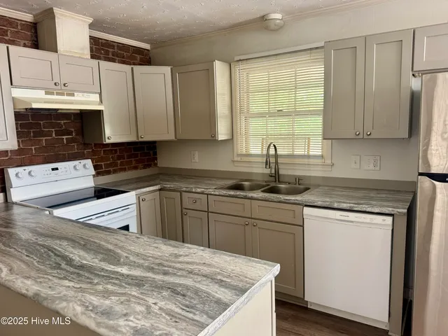 $1,700 | 317 Forest Grove Avenue, Jacksonville, NC 28540